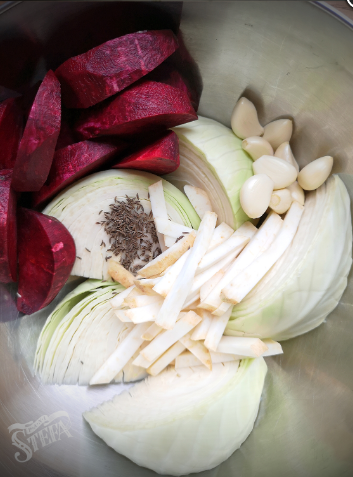Крыжовка вместо ''Пелюстки'': невероятно вкусный древний рецепт квашеной капусты