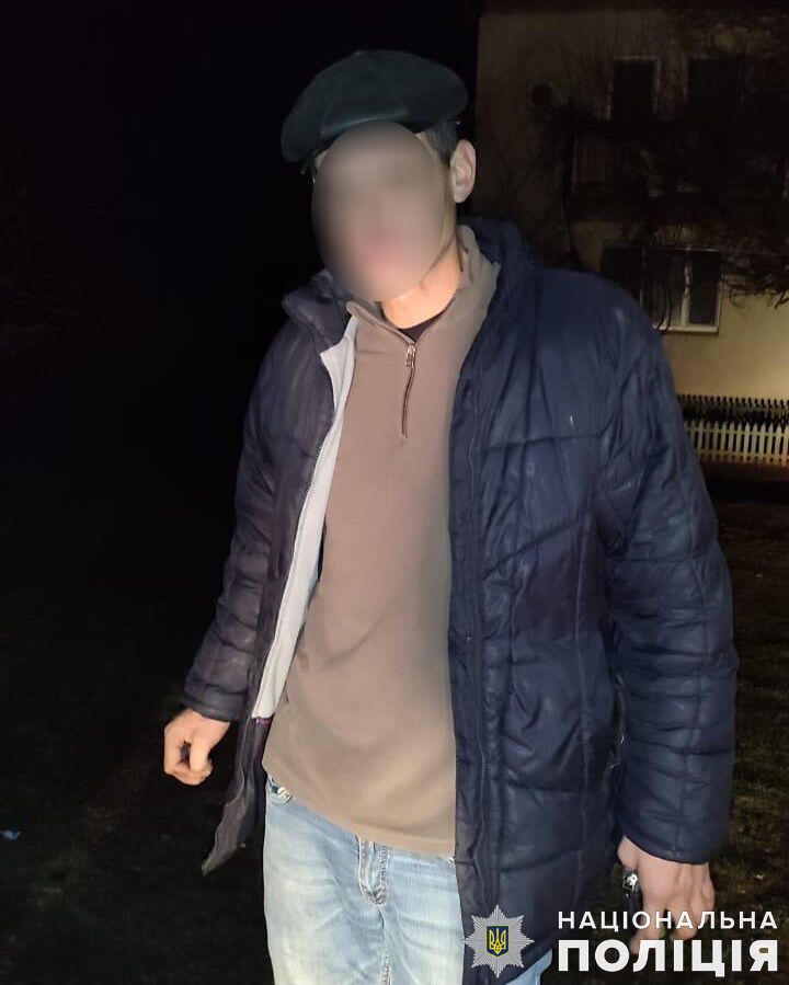 В Николаевской области мужчина запустил фейерверк во время воздушной тревоги и поплатился. Фото
