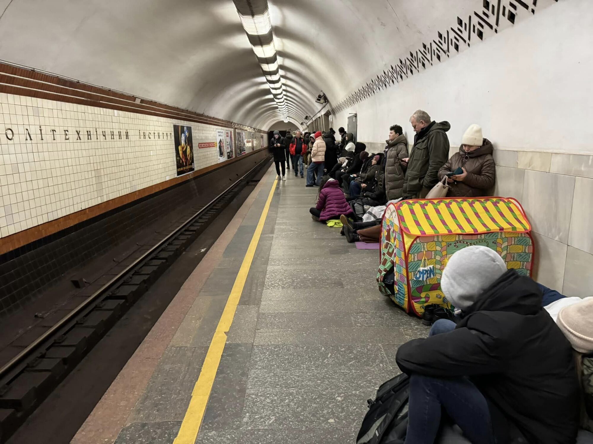 У Київському метро розповіли, скільки громадян скористались підземкою як укриттям у 2023 році. Фото