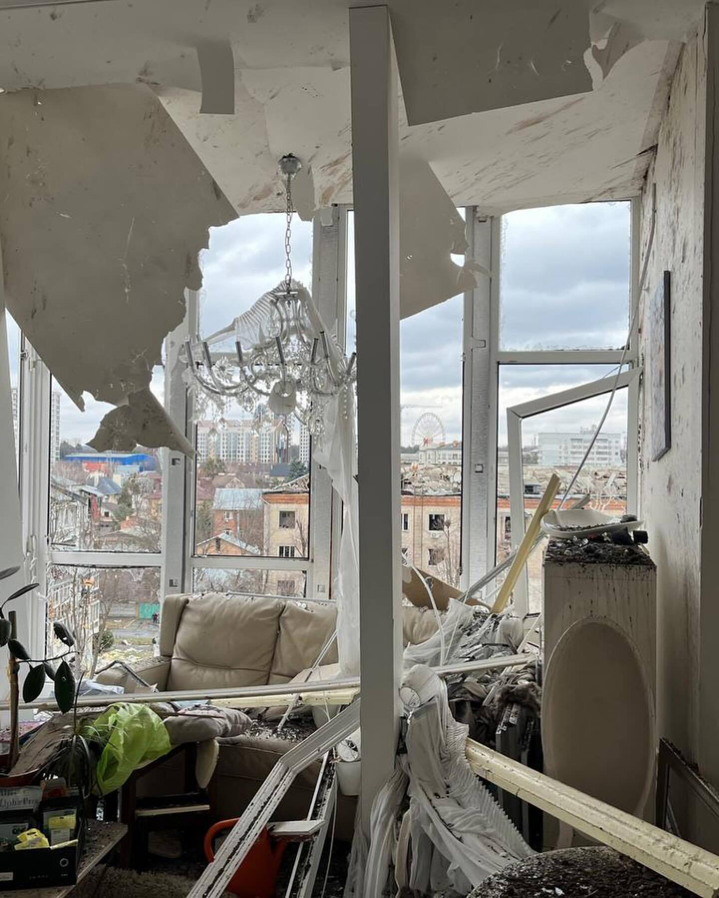 Российская ракета разрушила квартиру известной блогерши в Харькове: Галины Науменко с семьей не было дома, хомячок чудом выжил