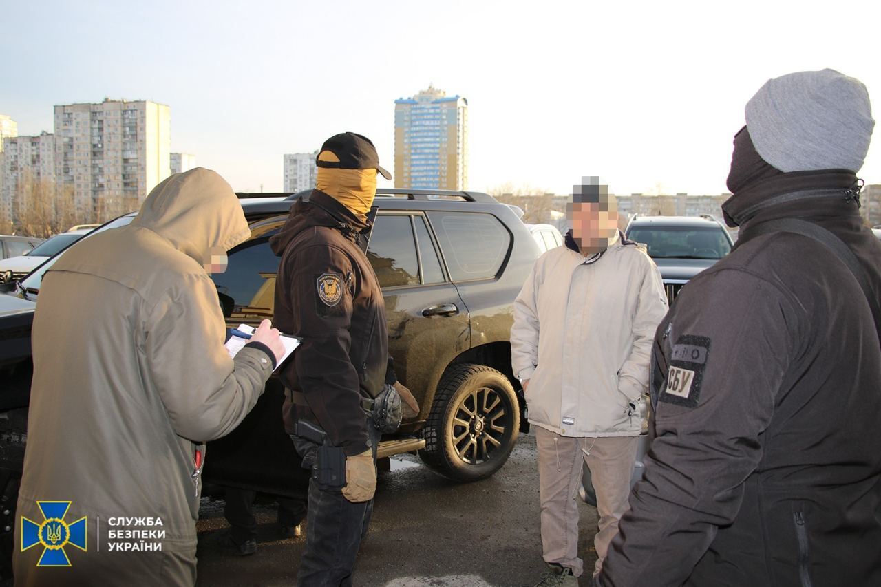У Києві затримали ексчиновника: був агентом ФСБ та пропонував приєднати східні регіони України до РФ. Фото