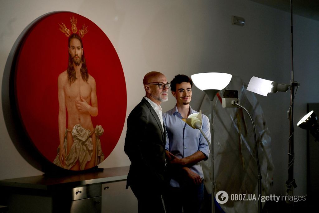 В Испании разразился скандал из-за сексуализированного изображения Иисуса Христа: от художника требуют извинения