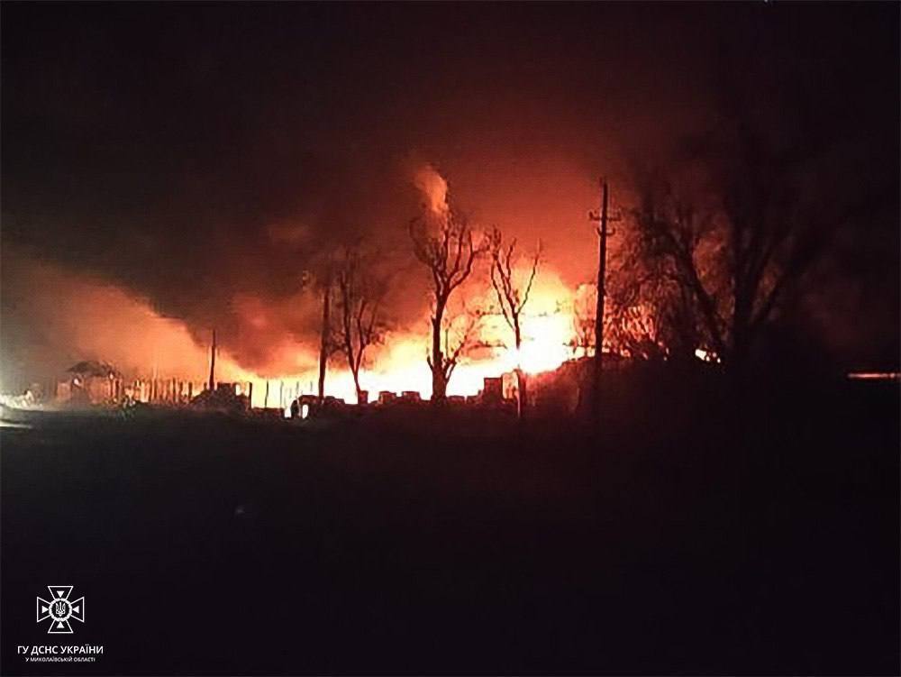 Оккупанты ночью атаковали дронами юг Украины, в Николаевской области есть прилет и пострадавший. Фото