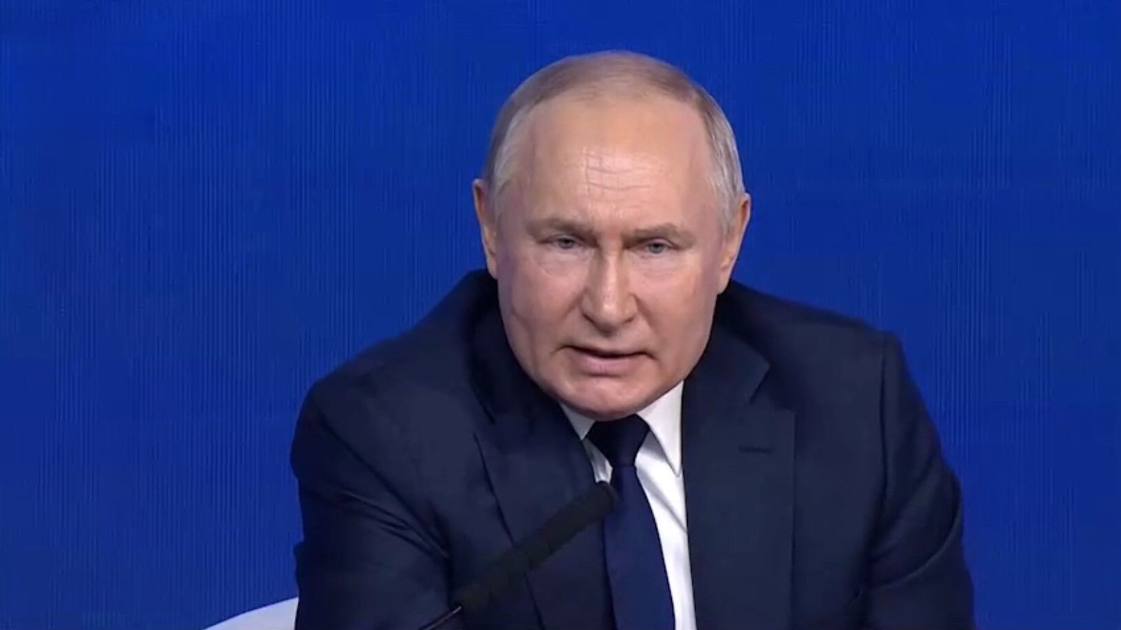 Путін "постановив", що Іл-76 під Бєлгородом збили ракетою Patriot. Відео
