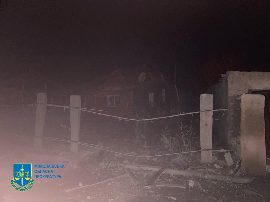 Окупанти вдарили по Снігурівці на Миколаївщині, серед поранених дитина: з'явилися дані про її стан. Фото 