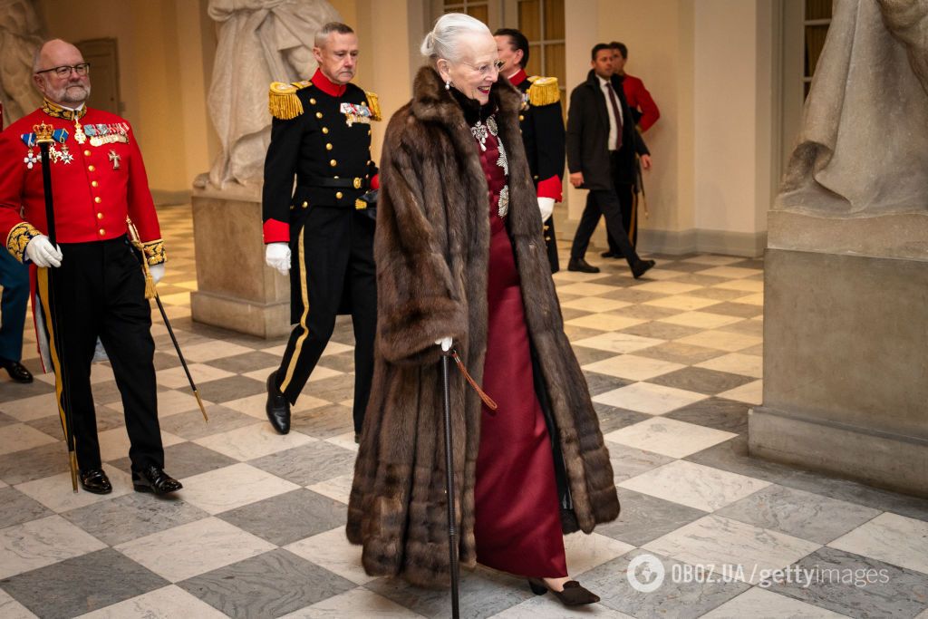 Золотая карета, шуба и бордовое платье с орденами: каково было последнее появление на публике 83-летней королевы Дании Маргрете II