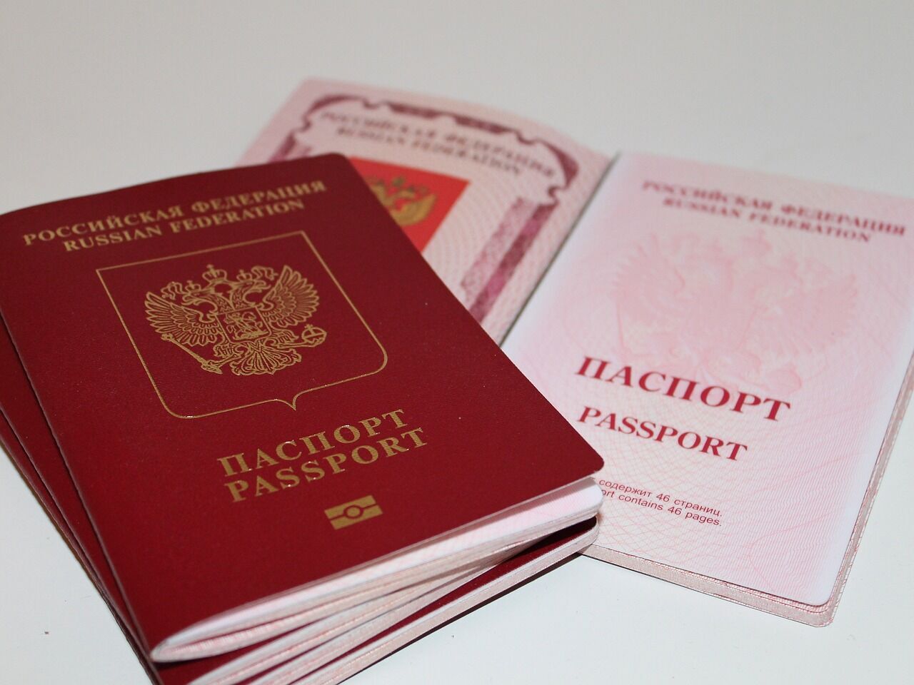 Из Латвии депортируют более тысячи россиян: что случилось и кто попадет под "раздачу"