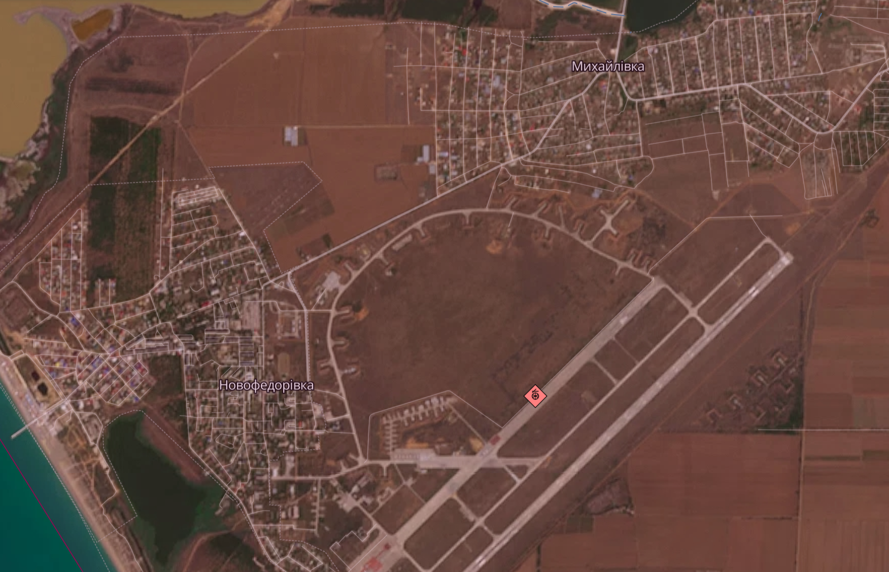 У Криму прогриміли вибухи, атаковано військовий аеродром окупантів: з'явилися подробиці. Фото і відео