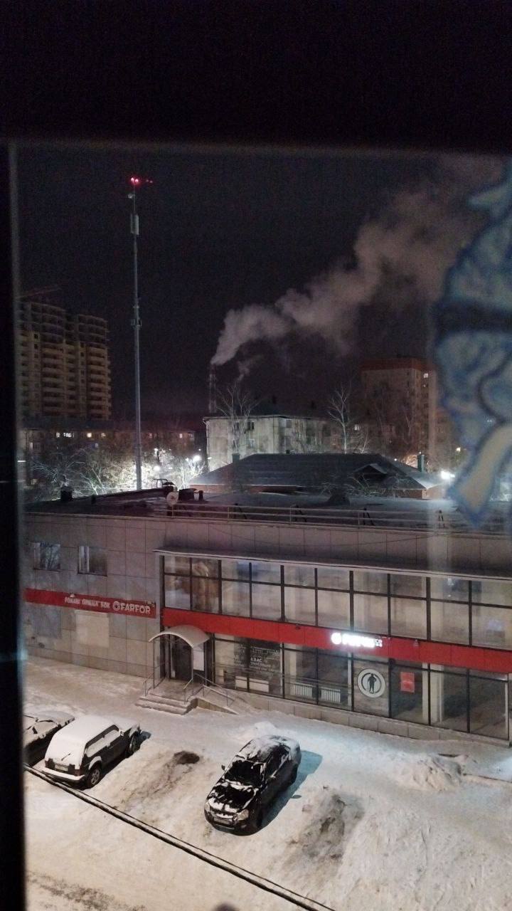 Под Москвой тысячи людей четверо суток без отопления и начали жечь костры на улице, в аварийной советуют "молиться". Фото и видео