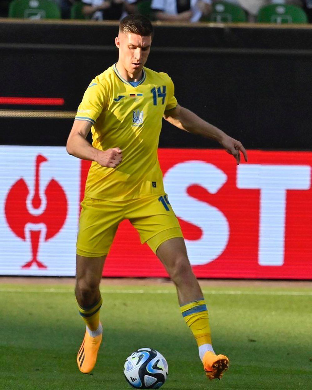 Футболіст збірної України забив рятівний супергол на останніх секундах у Франції, ставши головною зіркою матчу. Відео