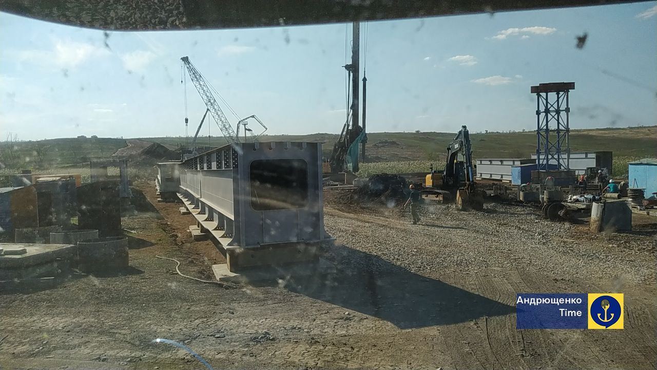 Залізниці з РФ не буде ще довго: ЗСУ знищили недобудований окупантами міст неподалік Маріуполя