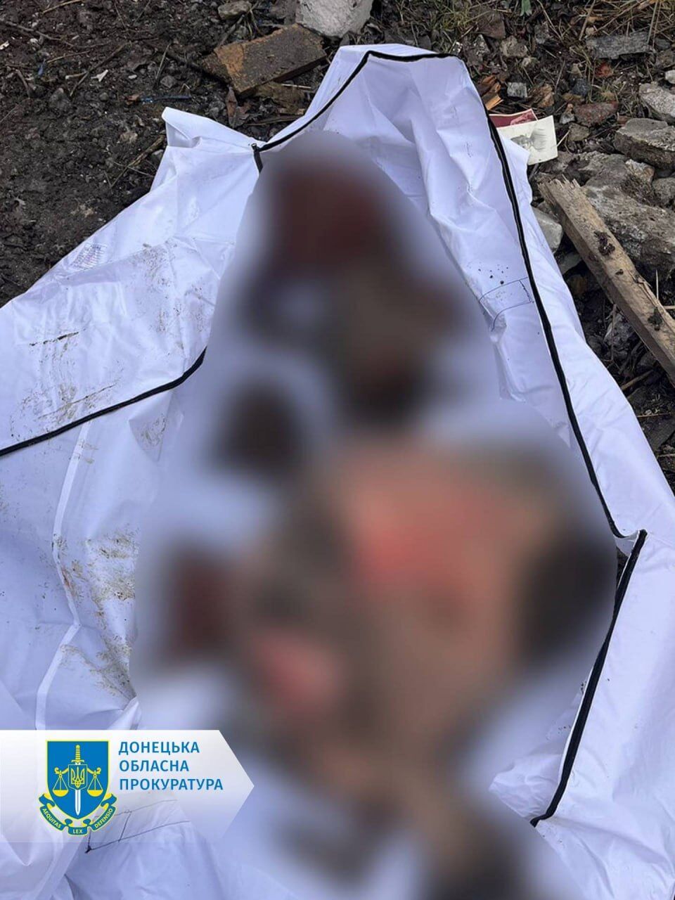 У Покровську під завалами знайшли ще одну жертву удару РФ: поліція ідентифікує тіла. Фото