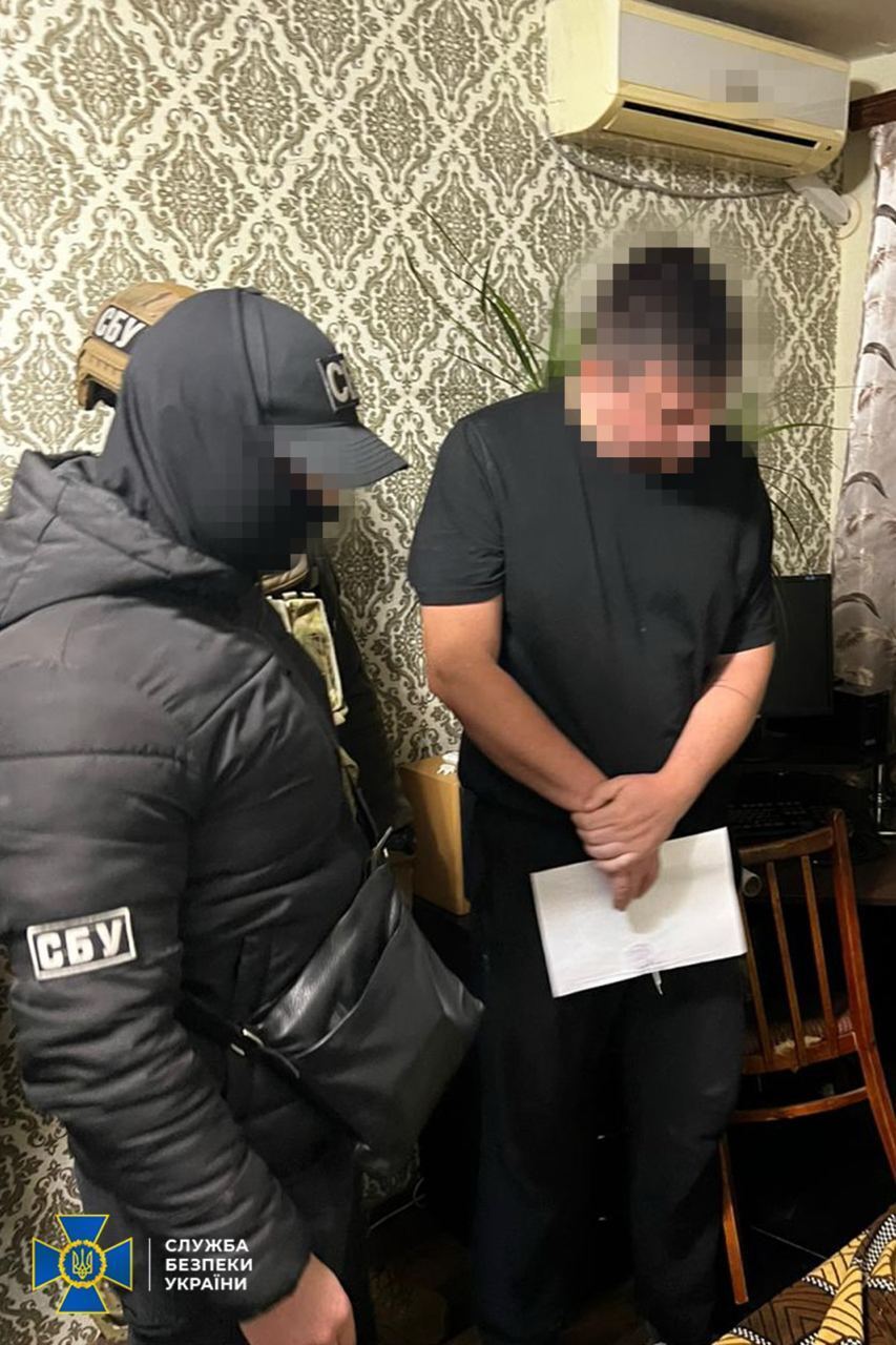 СБУ затримала посадовця "Укрзалізниці", який шпигував за військовими ешелонами ЗСУ: він був завербований ФСБ. Фото і відео 