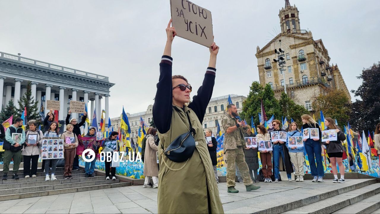 Киев остановился в память о погибших героях: фото и видео из центра столицы