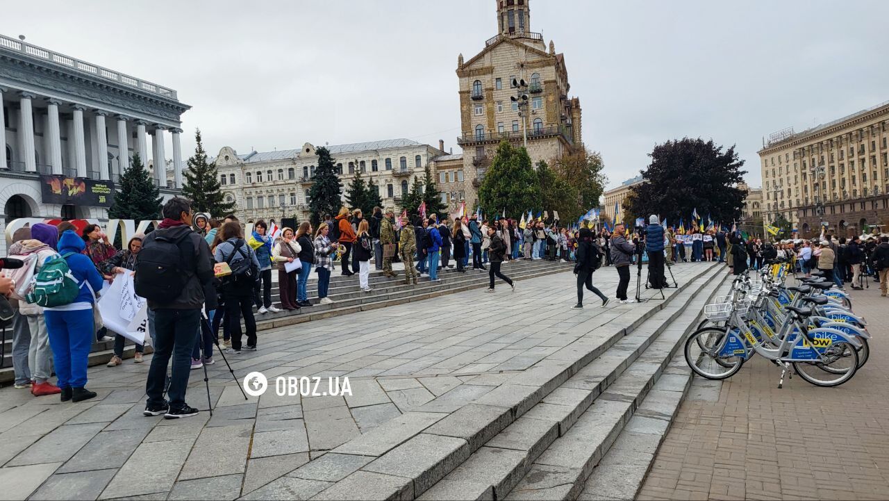 Киев остановился в память о погибших героях: фото и видео из центра столицы