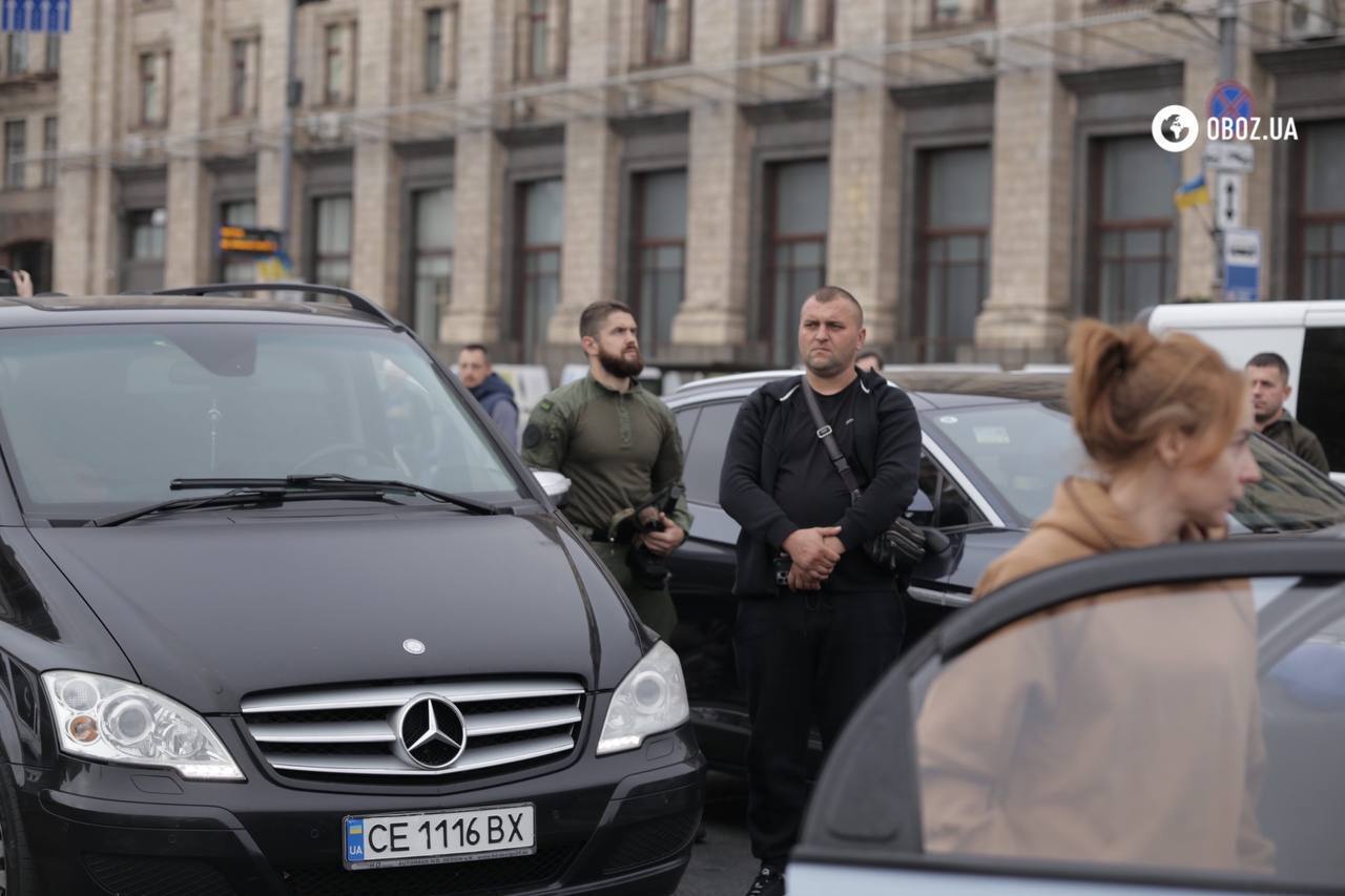 Київ зупинився в пам'ять про загиблих героїв: фото і відео з центру столиці