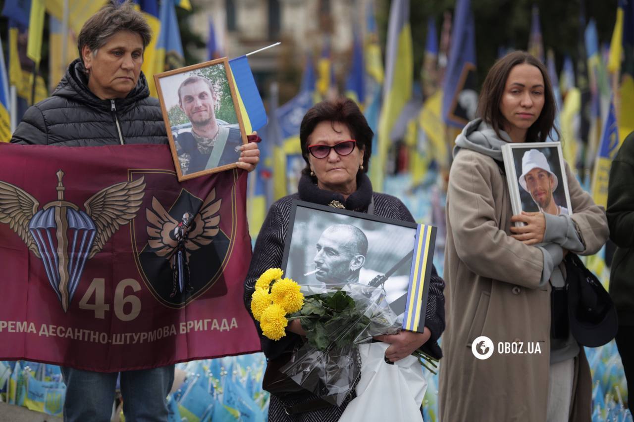 Киев остановился в память о погибших героях: фото и видео из центра столицы