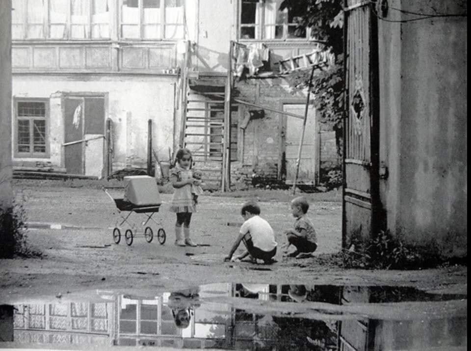 Справжнє надбання Києва: у мережі показали старі дворики на Подолі. Архівні фото