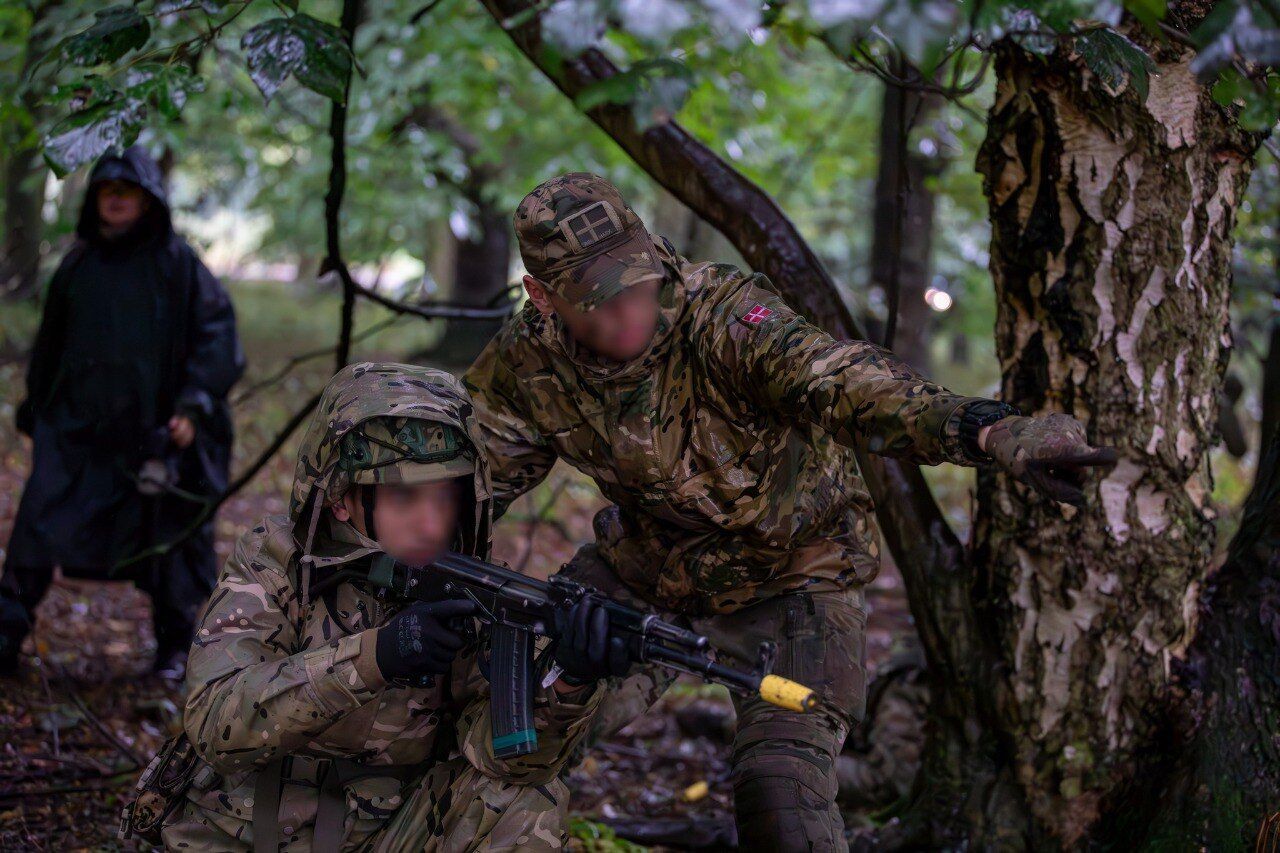 Патрулювання, засідка й такмед: у ЗСУ показали підготовку новобранців данськими інструкторами у Британії. Фото