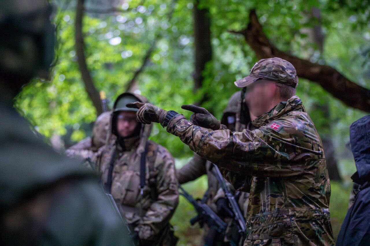 Патрулювання, засідка й такмед: у ЗСУ показали підготовку новобранців данськими інструкторами у Британії. Фото