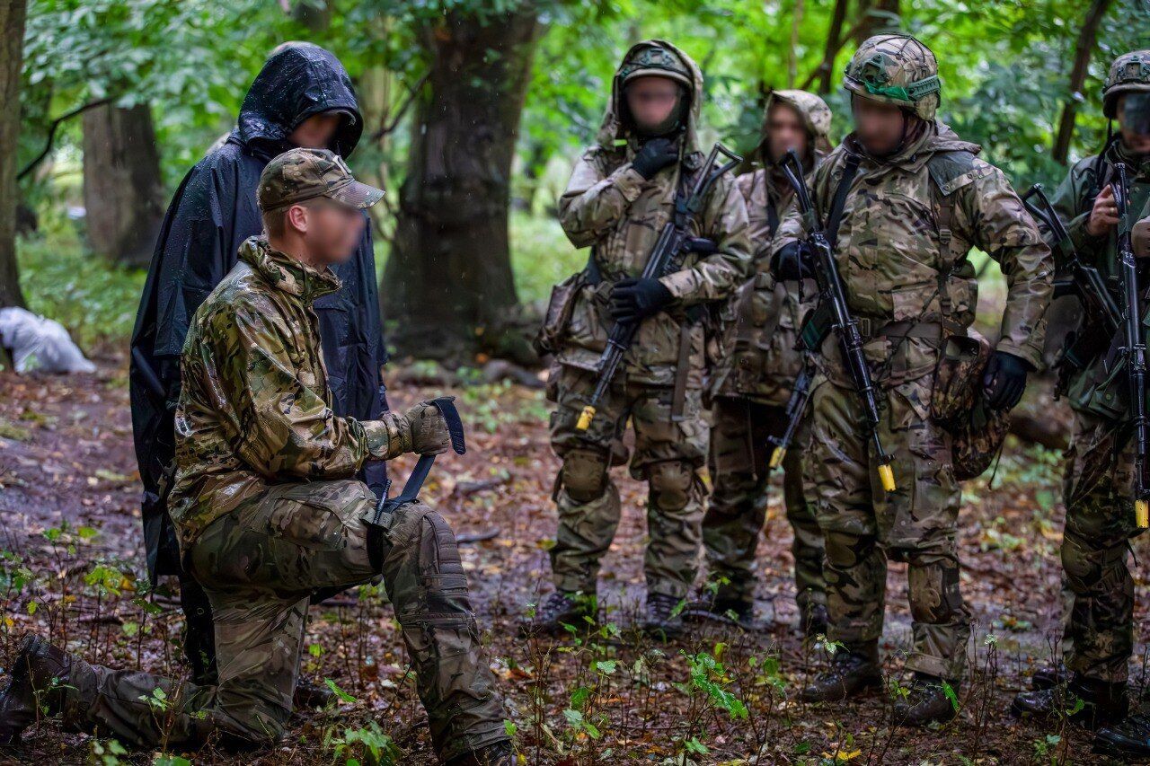 Патрулювання, засідка й такмед: у ЗСУ показали підготовку новобранців данськими інструкторами у Британії. Фото