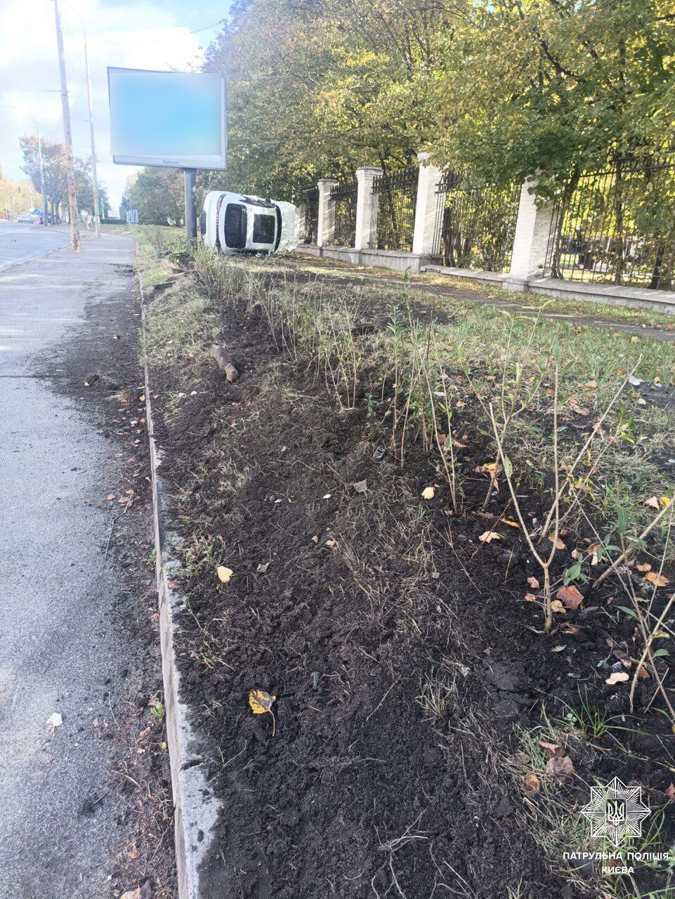 У Києві Porsche протаранив маршрутку та перекинувся: подробиці "елітної" ДТП. Фото і відео