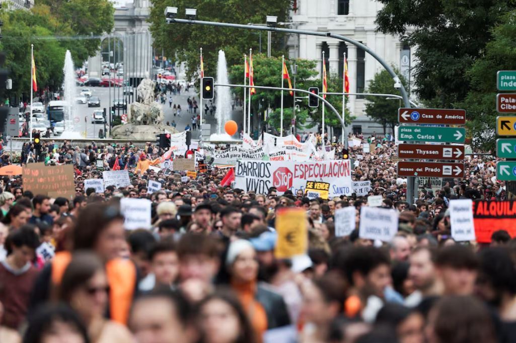 У столиці Іспанії відбувся багатотисячний мітинг: люди вимагали доступного житла. Фото