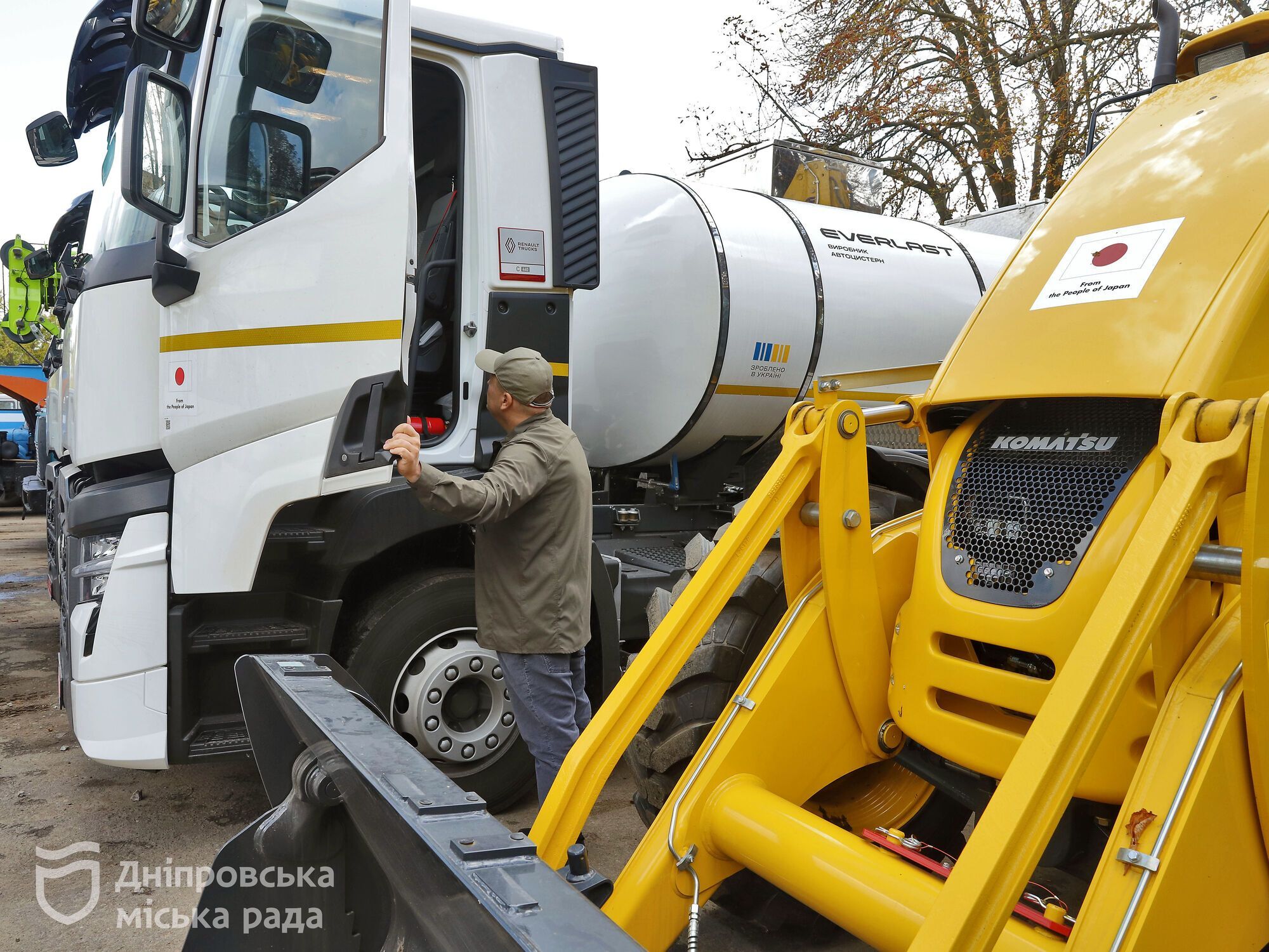 Дніпро отримав від Японії нову партію комунальної техніки