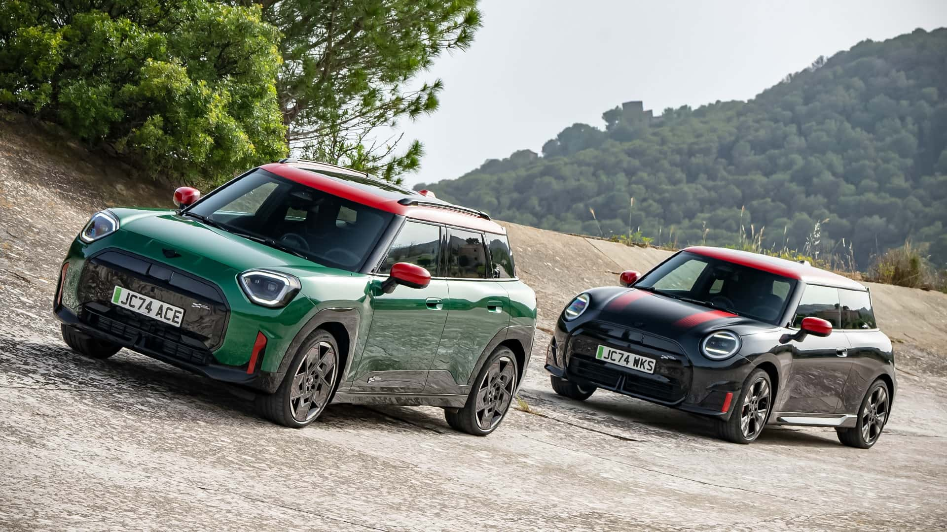 Mini запустила перші електромобілі John Cooper Works: стало відомо, що всередині