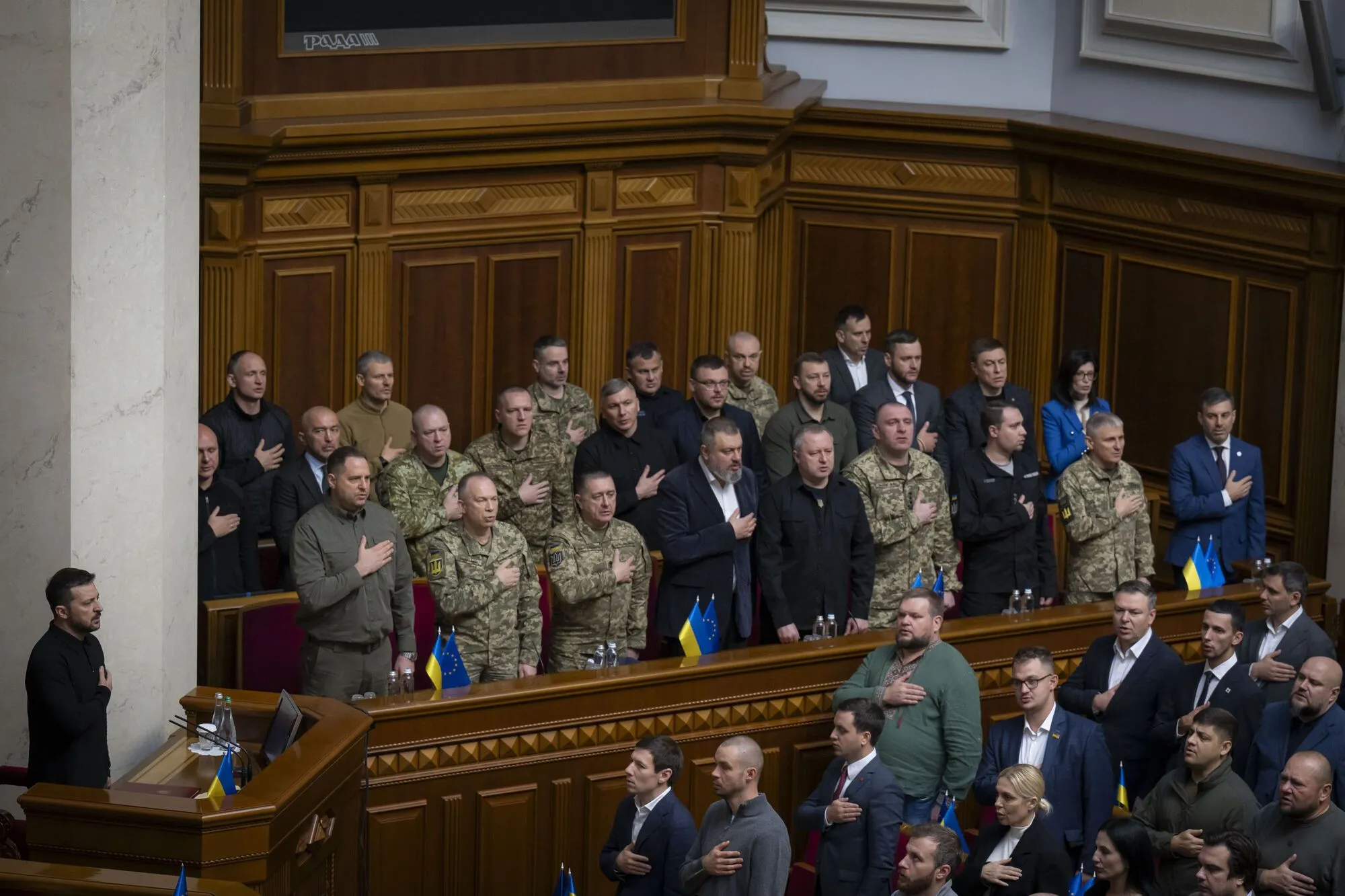 "Росія не шукає чесного миру. Путін хоче тільки війни": Зеленський виступив у Раді і представив План перемоги. Головні тези