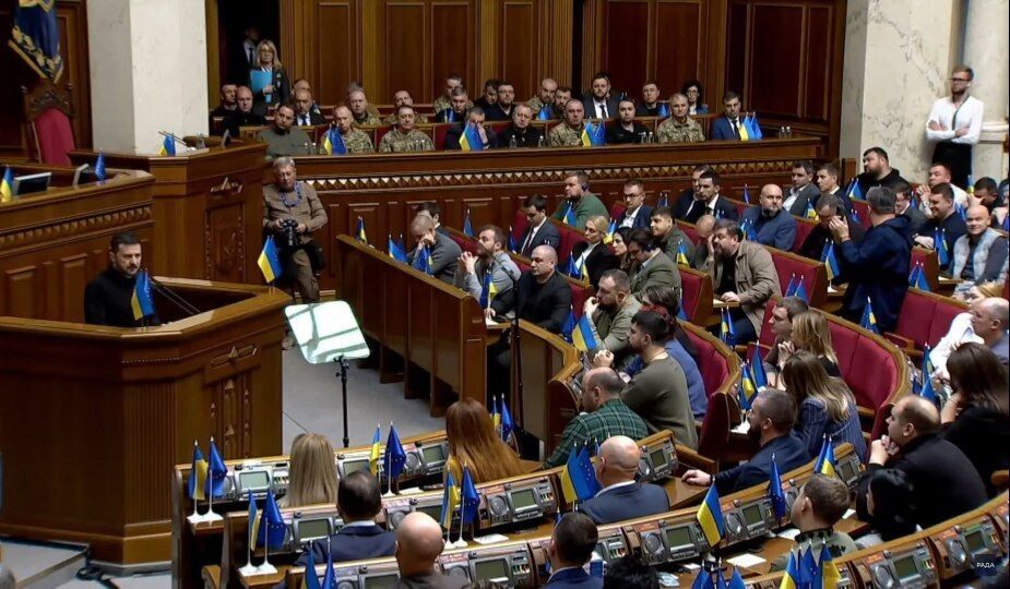 "Росія не шукає чесного миру. Путін хоче тільки війни": Зеленський виступив у Раді і представив План перемоги. Головні тези