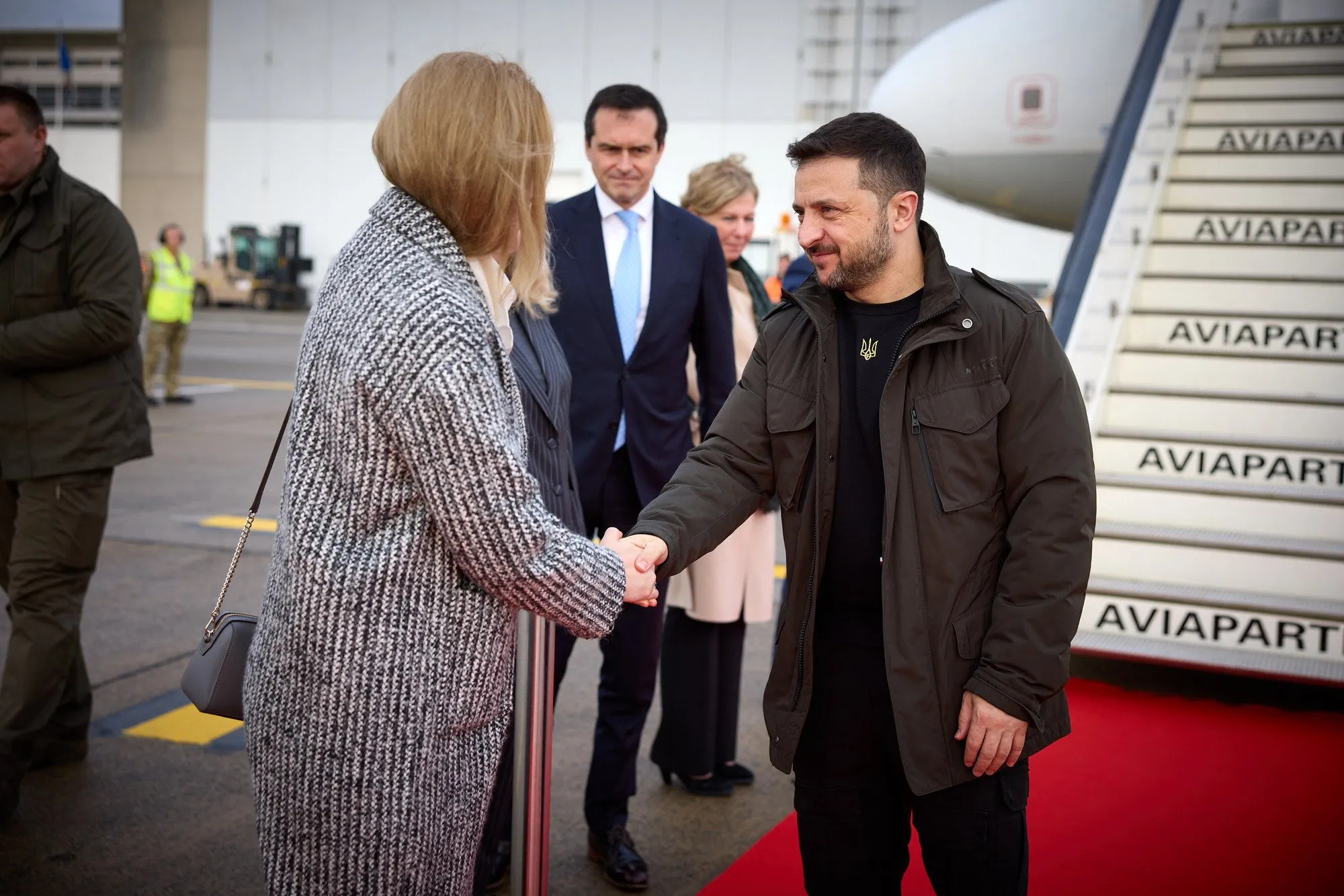 Ключова тема – План перемоги: Зеленський прибув до Брюсселя та зустрівся із Шарлем Мішелем. Фото, відео та всі подробиці