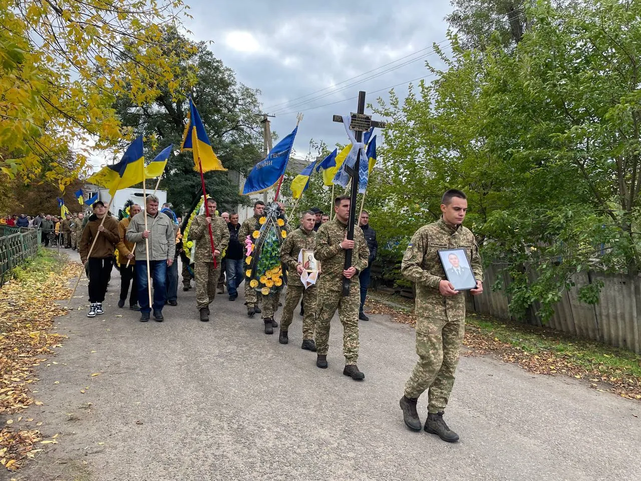 "Війна забирає найкращих": на Миколаївщині попрощалися з 22-річним захисником, який загинув на Харківському напрямку. Фото