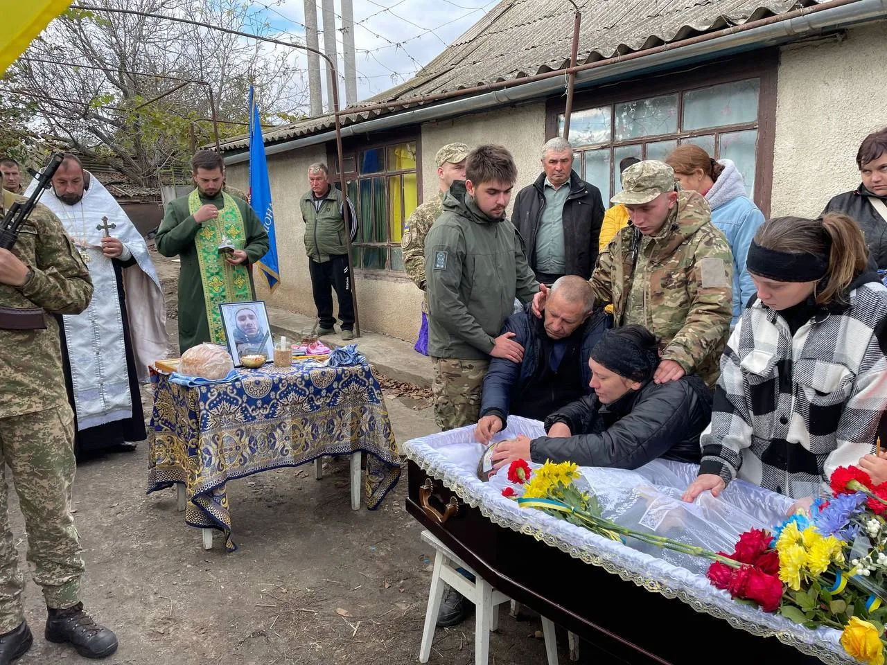 "Війна забирає найкращих": на Миколаївщині попрощалися з 22-річним захисником, який загинув на Харківському напрямку. Фото