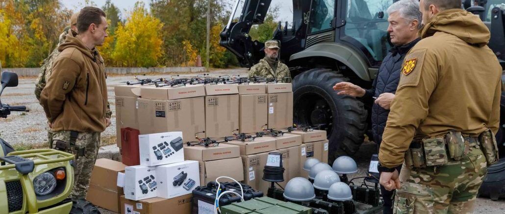 "Незмінно працюємо, щоб допомогти ЗСУ": Порошенко розповів про головні запити з фронту