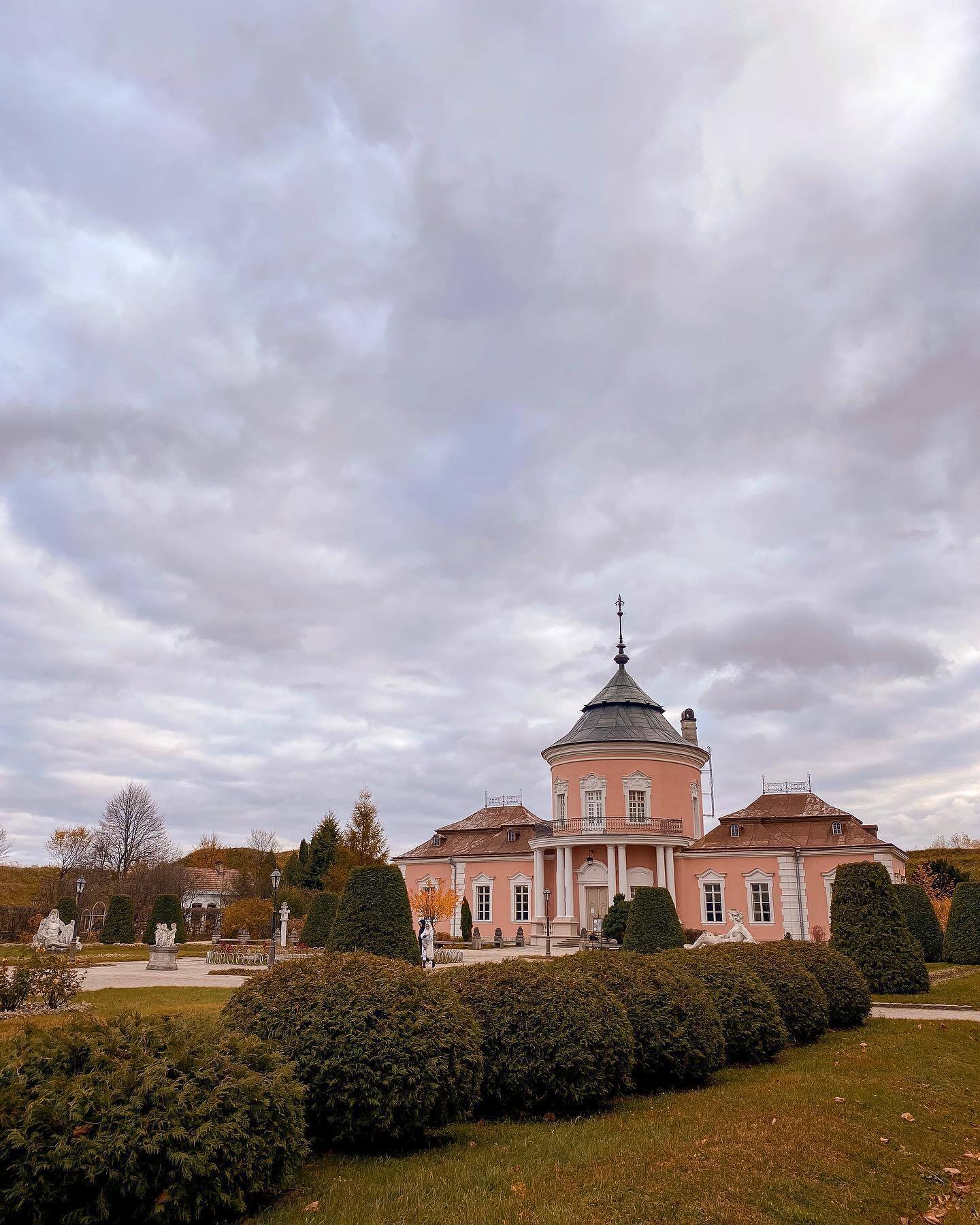 Замки Львівщини: ідеальний вікенд у жовтні