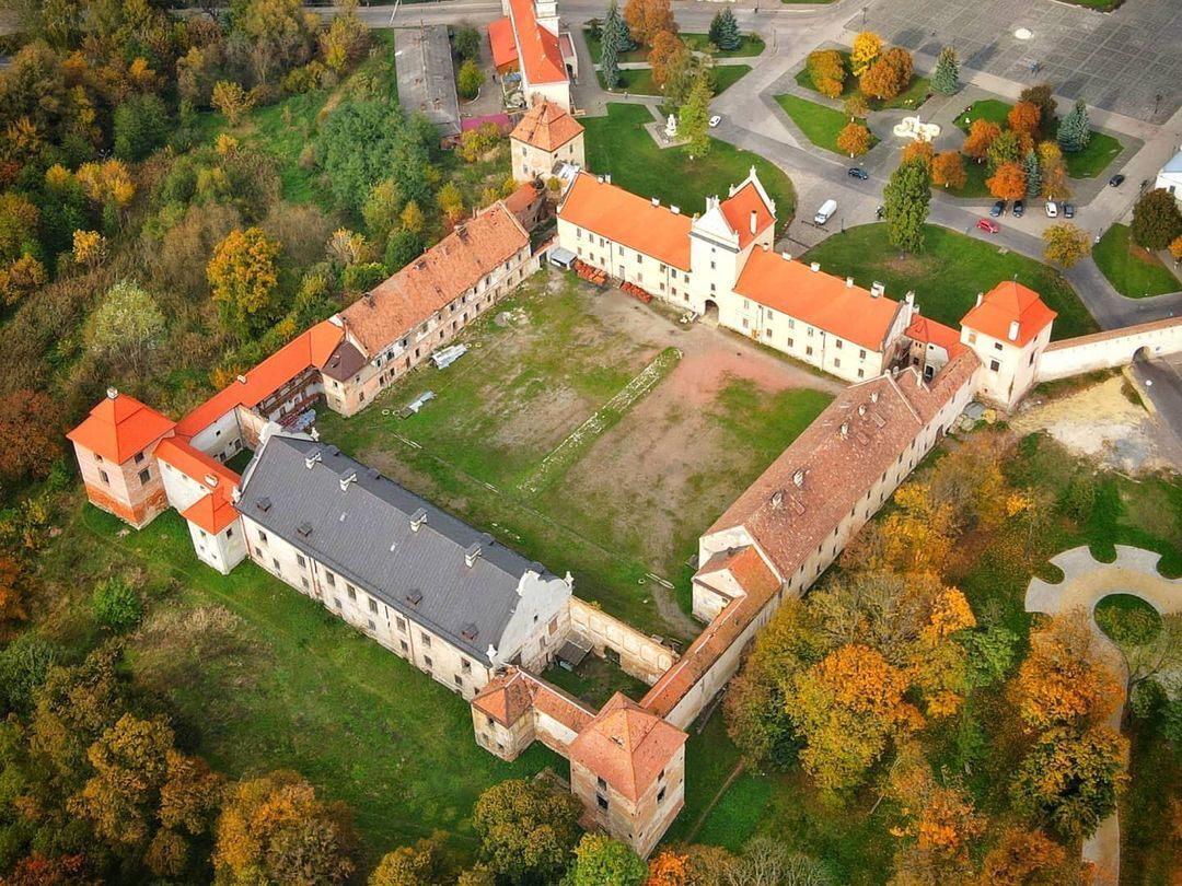 Замки Львівщини: ідеальний вікенд у жовтні