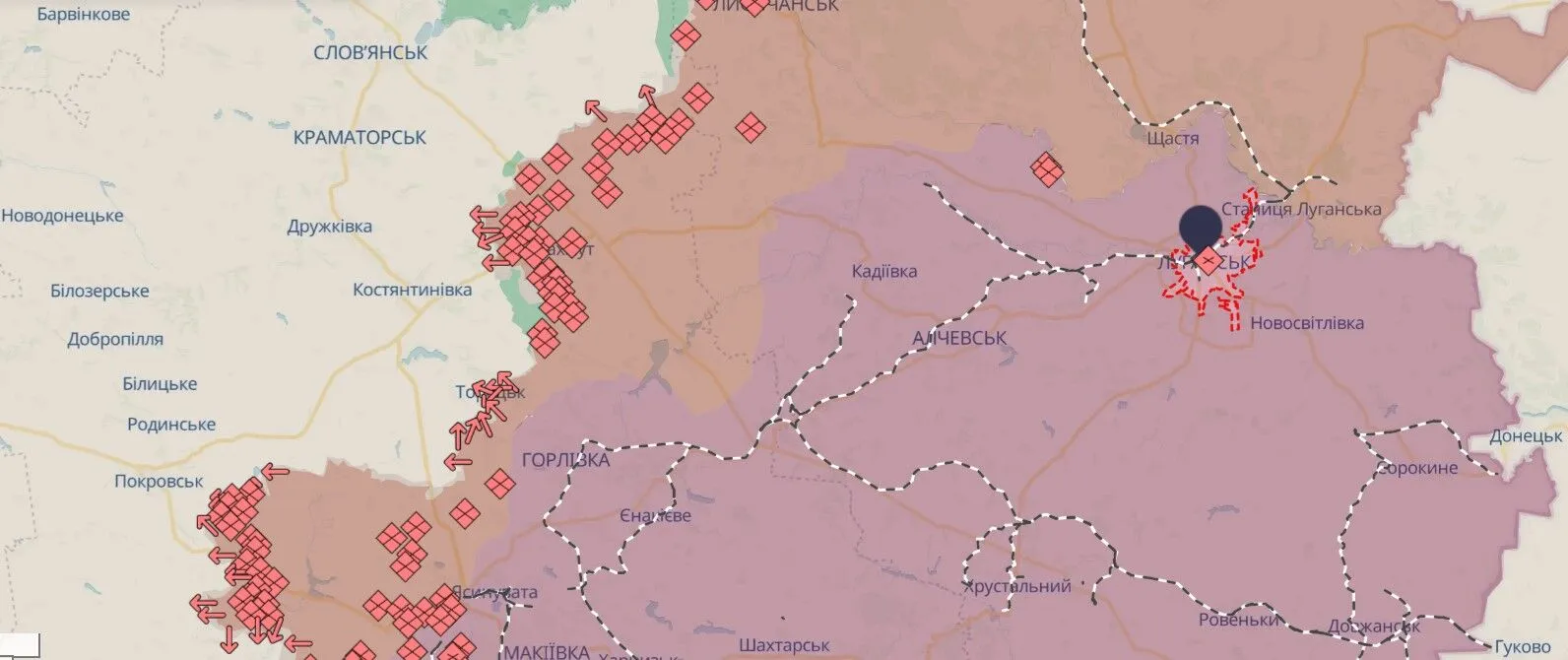 В окупованому Луганську на дорозі вибухнуло військове авто: підірвався російський майор. Відео