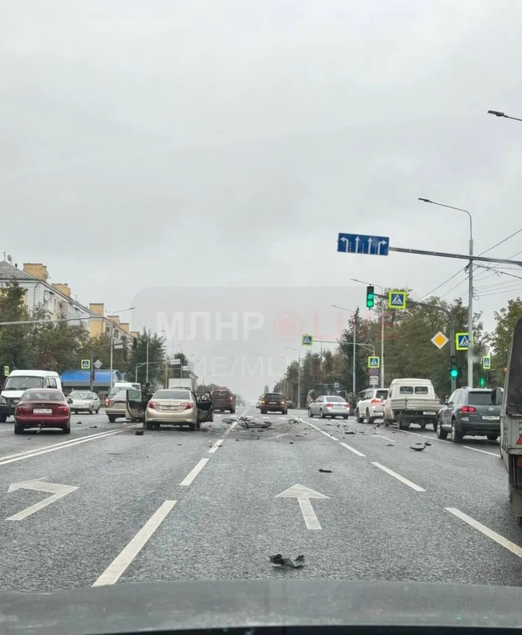 В оккупированном Луганске на дороге взорвался военный автомобиль: подорвали российского майора. Видео