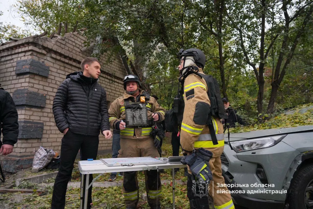 Під ударом був дитячий садок: унаслідок атаки РФ на Запоріжжя є загиблі, постраждали 16 осіб. Фото і відео