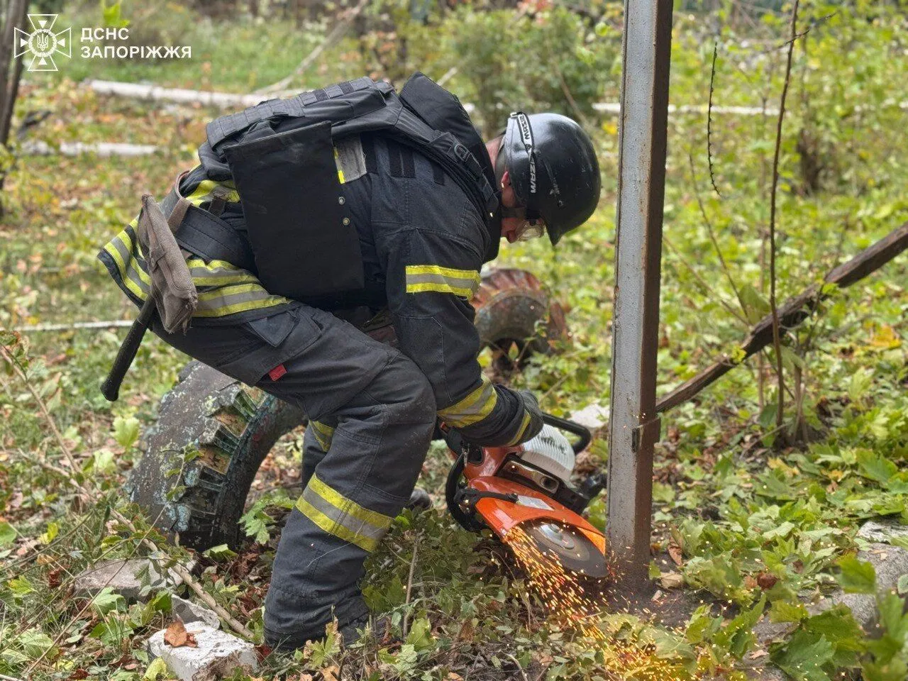 Під ударом був дитячий садок: унаслідок атаки РФ на Запоріжжя є загиблі, постраждали 16 осіб. Фото і відео