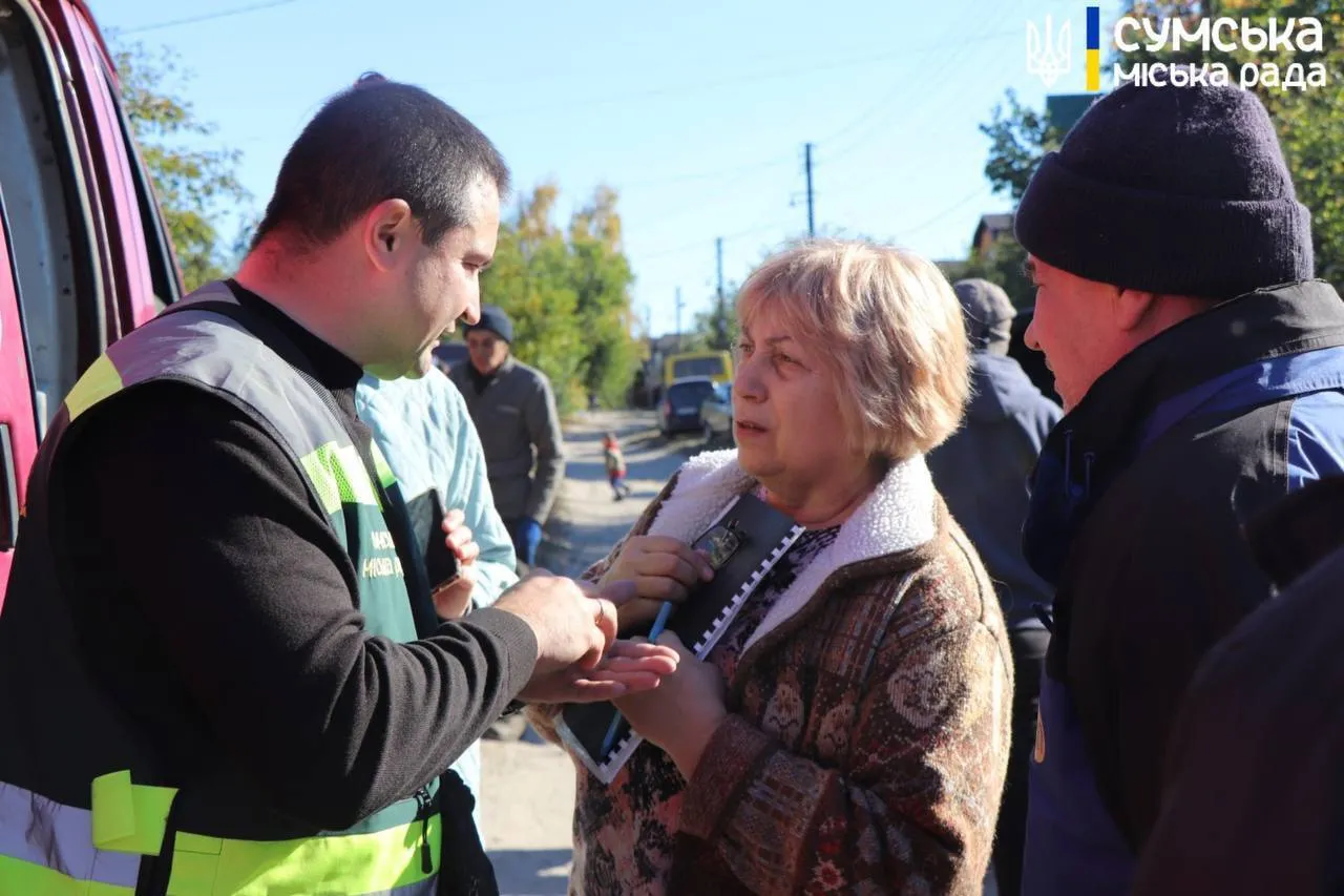 Повреждены 32 дома и детсад: в Сумах показали последствия утренней атаки дронов. Фото