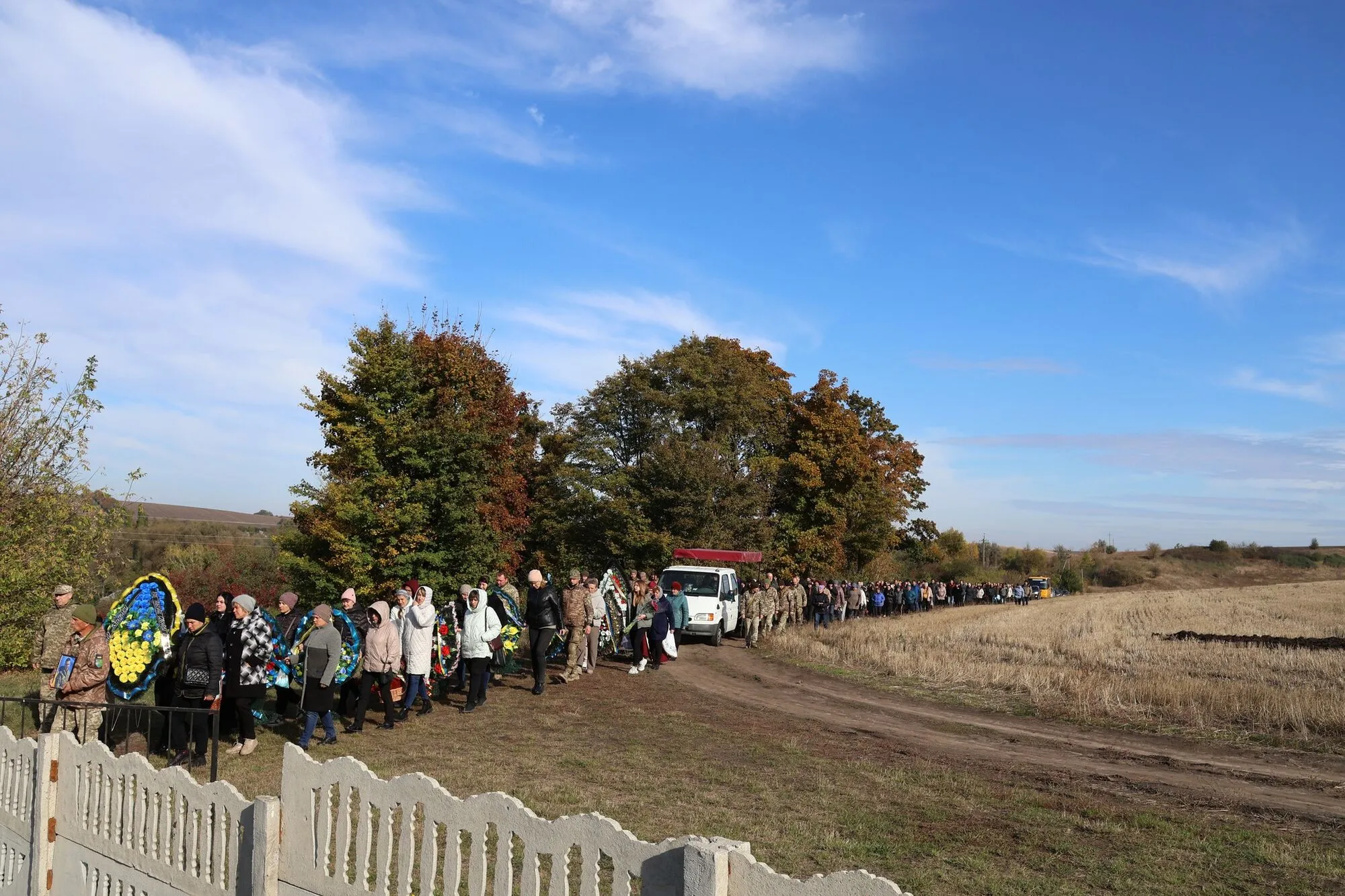 Йому назавжди буде 27: на Полтавщині попрощалися із захисником, який загинув у боях за Україну. Фото 