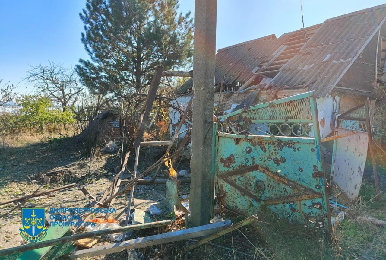 Окупанти вдарили по Дніпропетровщині, є руйнування: загинув чоловік. Фото