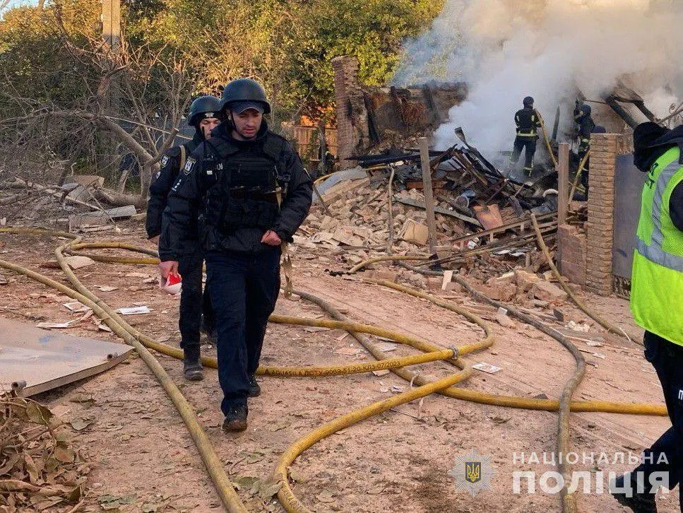 "Цей терор може бути подоланий тільки завдяки єдності зі світом": Зеленський відреагував на масований удар РФ по Сумщині. Фото