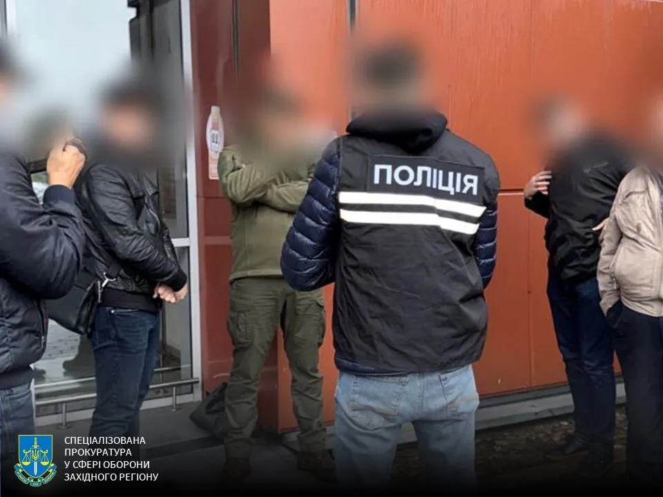 У Львові затримали посадовця ТЦК, який за $2 тис. намагався підкупити колегу. Фото
