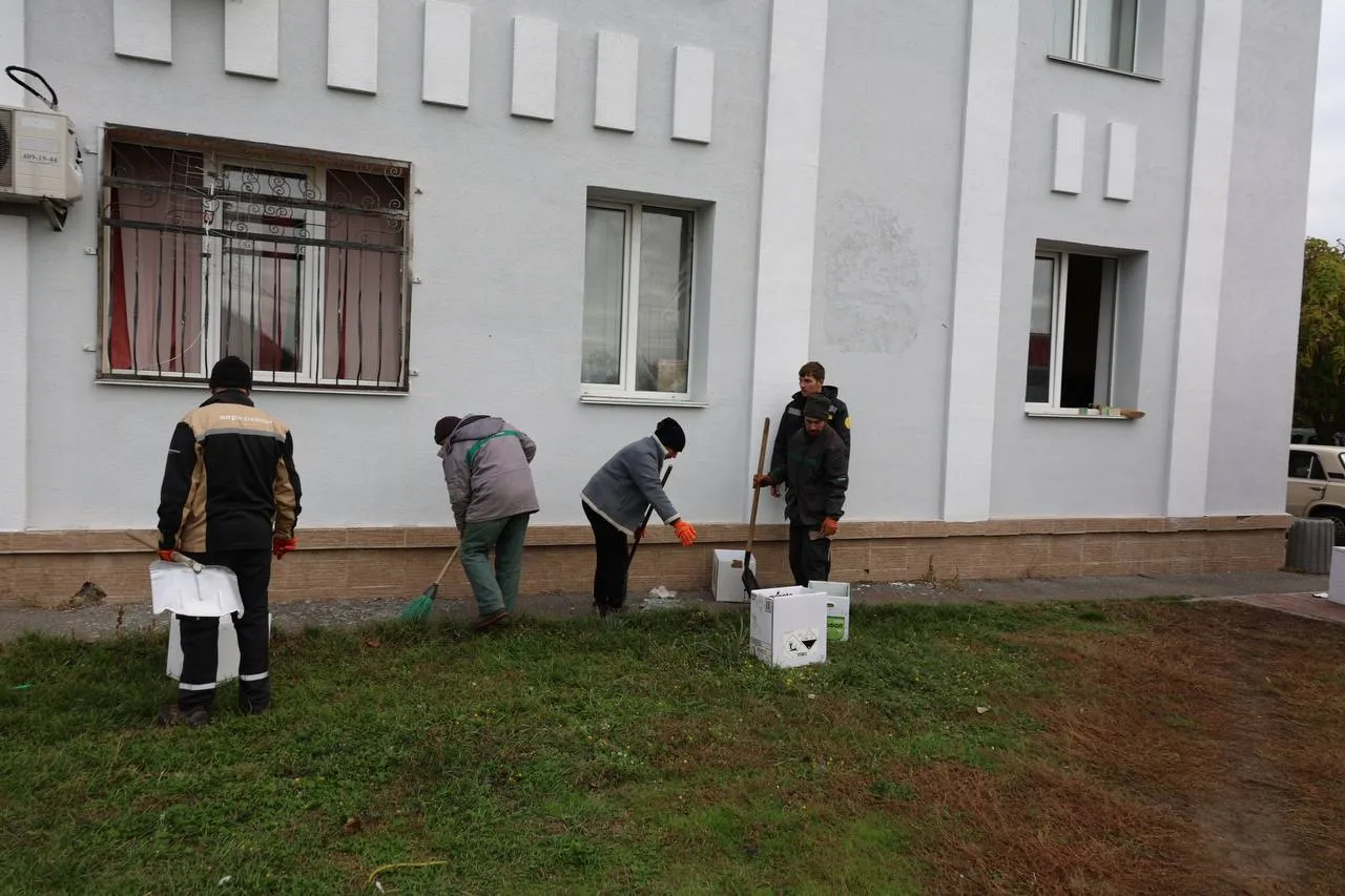 Пошкоджено будинки, загинула жінка та постраждала дитина: наслідки російської атаки на Київщину. Подробиці, фото та відео