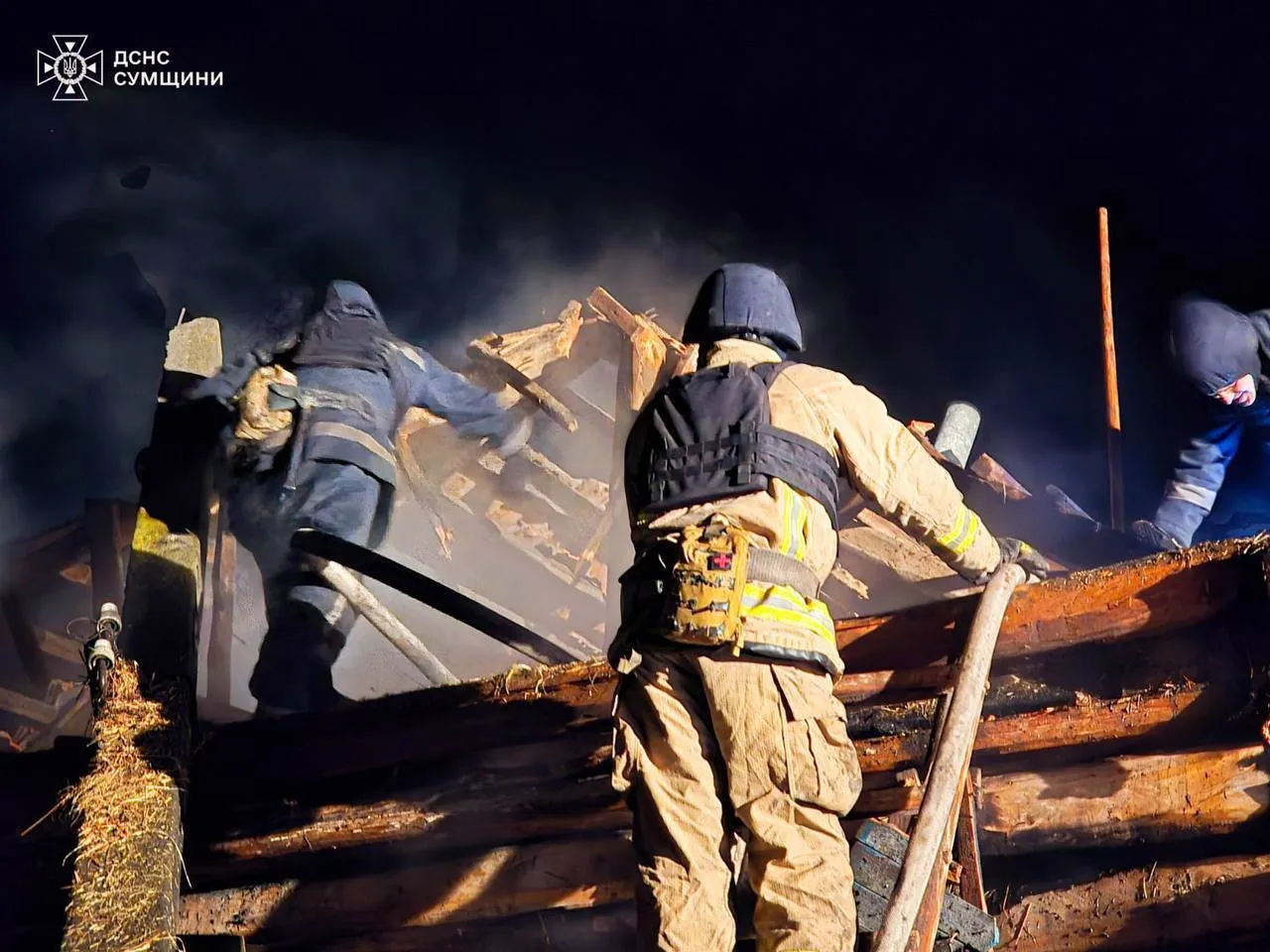 Окупанти вдарили по Сумах та області, стались пожежі: є постраждалий. Фото 