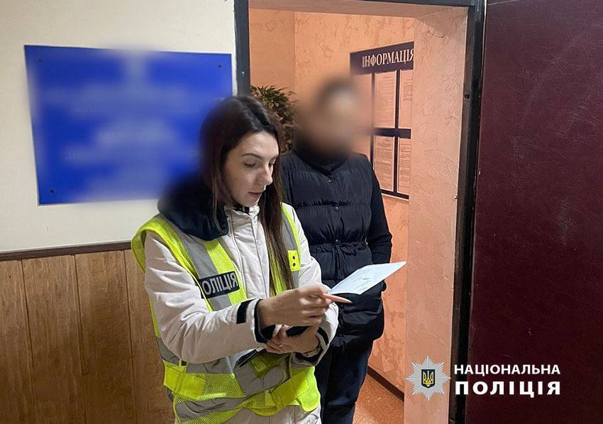 Привласнили понад 1 млн грн з рахунків померлих громадян: у Києві викрили нотаріуса та його спільників. Фото