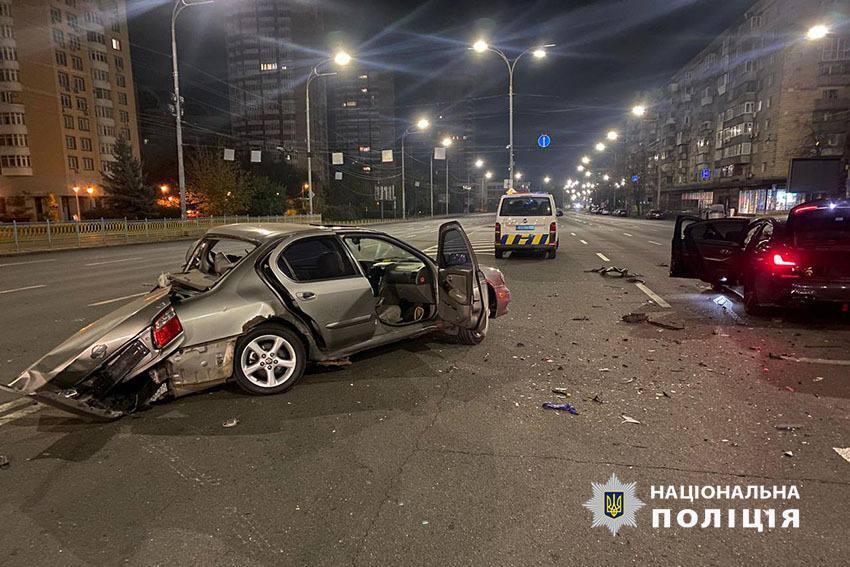 У центрі Києва п’яний водій BMW влаштував ДТП з потерпілим. Подробиці і фото